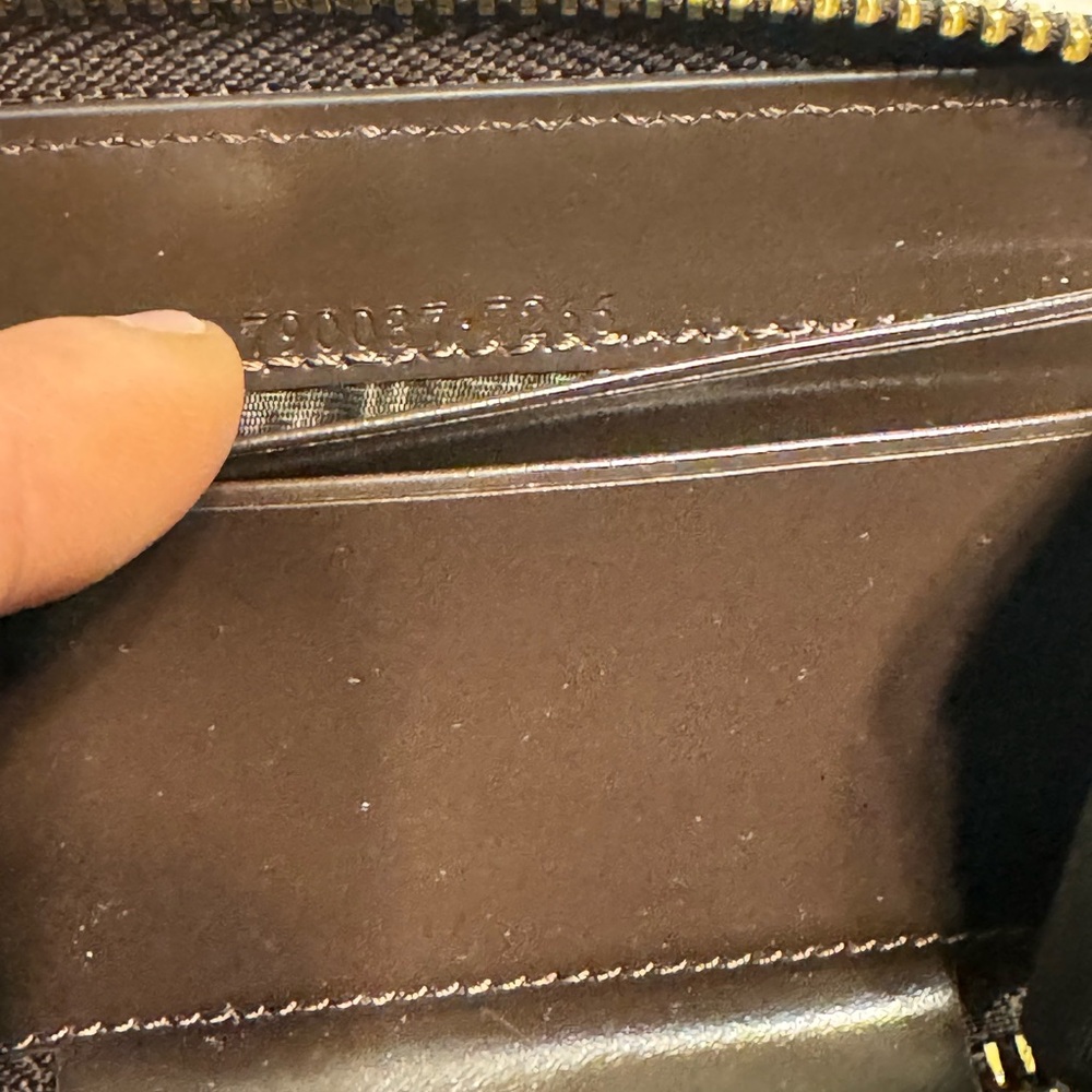 Gucci Patterned Wallet - Picture 10 of 17